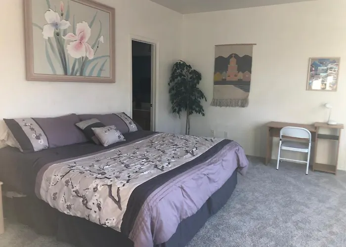 Homestay 2 Master And Loft With Kitchenette In Upper Level Within Our Shared Townhome
