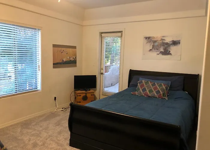 2 Master And Loft With Kitchenette In Upper Level Within Our Shared Townhome *