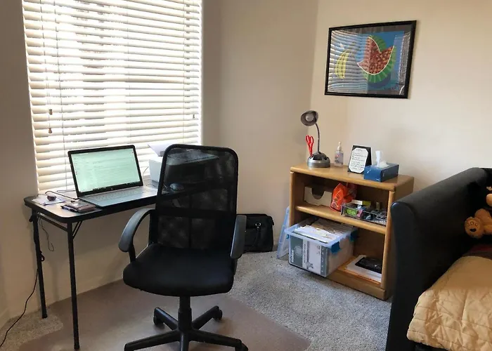 2 Master And Loft With Kitchenette In Upper Level Within Our Shared Townhome Homestay *