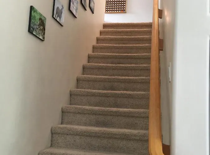 Homestay 2 Master And Loft With Kitchenette In Upper Level Within Our Shared Townhome