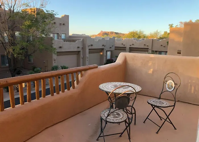 2 Master And Loft With Kitchenette In Upper Level Within Our Shared Townhome Homestay
